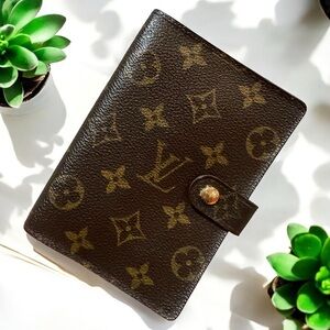 SOLD - 💎Authentic Louis Vuitton Monogram Agenda PM, Refills
